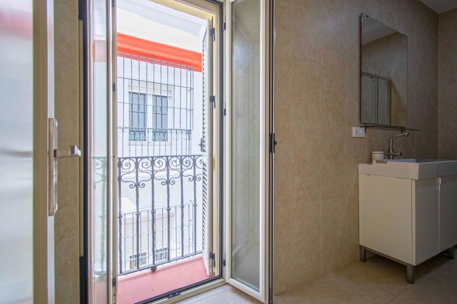 3 soveværelse Byhus til salg i Sevilla by - € 560.000 (Ref: 8935109)