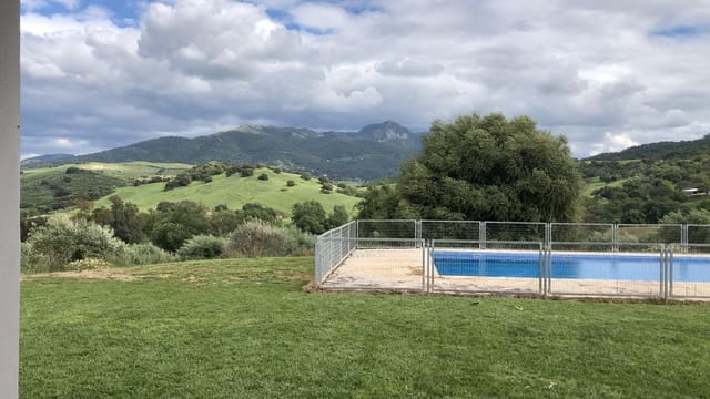 5 soveværelse Finca/Landehus til salg i Algodonales med swimmingpool - € 690.000 (Ref: 8936982)