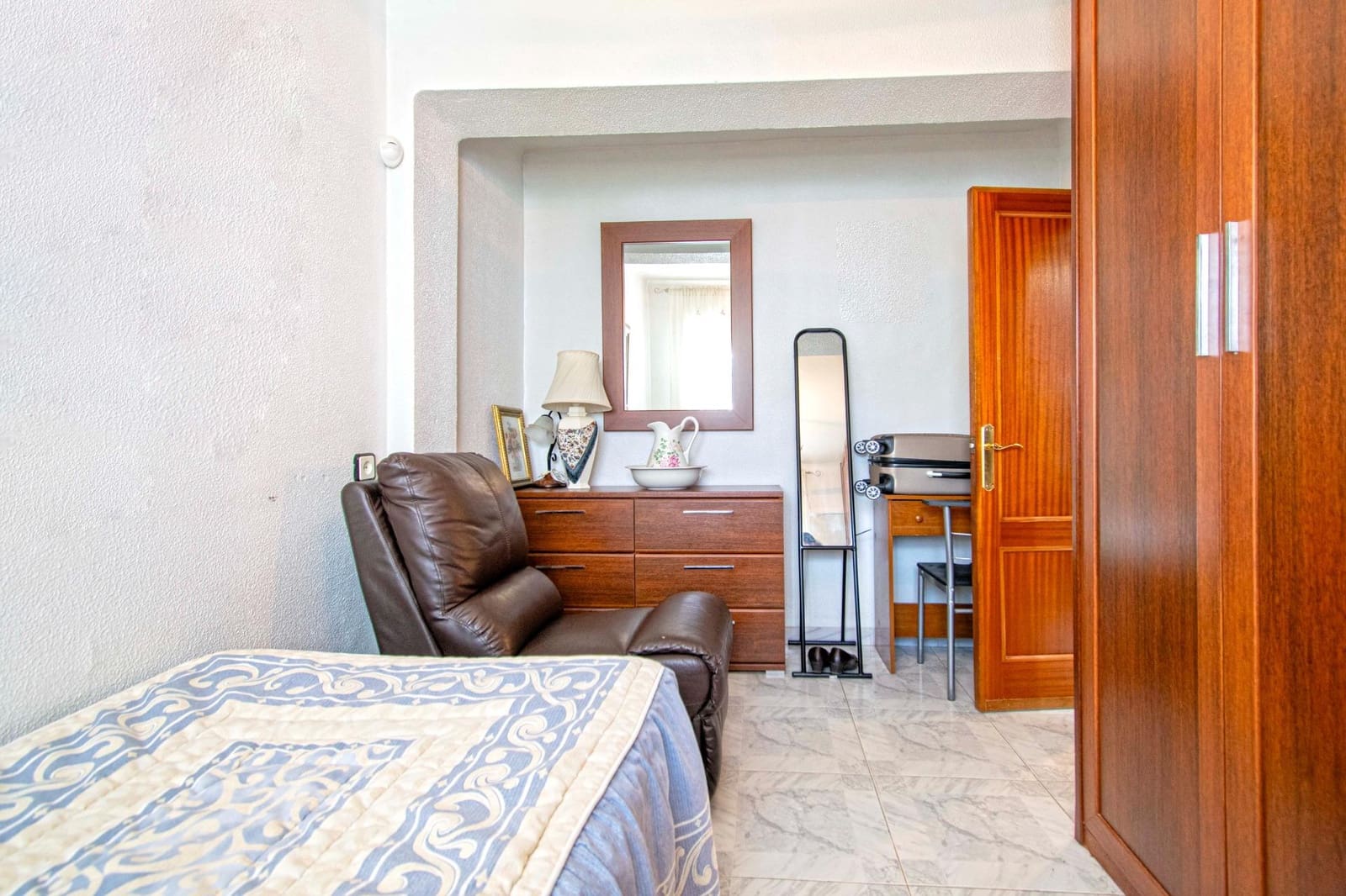 2 sovrum Lägenhet till salu i Sevilla stad - 96 000 € (Ref: 8954363)