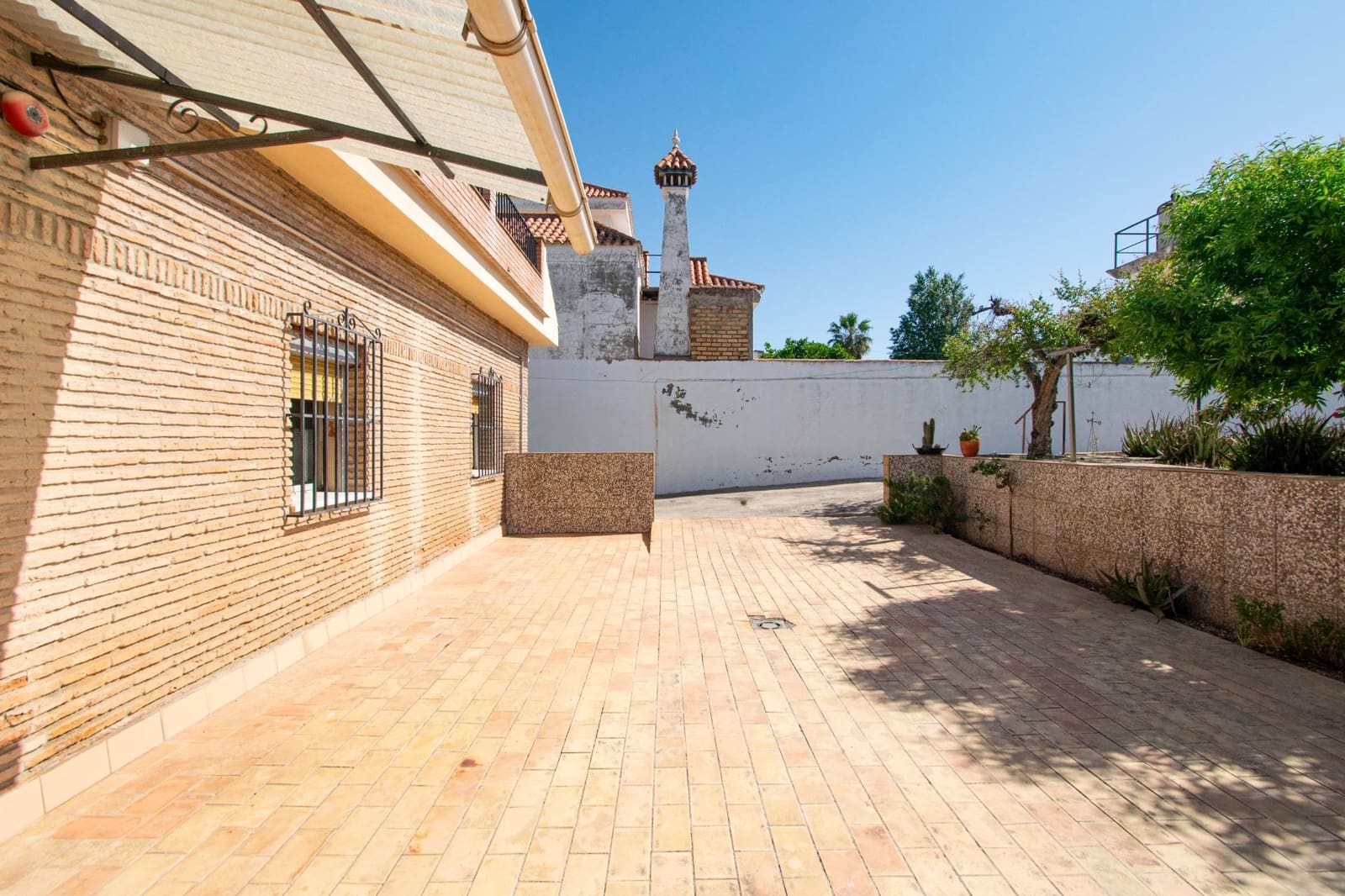 5 soveværelse Villa til salg i La Rinconada - € 210.000 (Ref: 8957184)