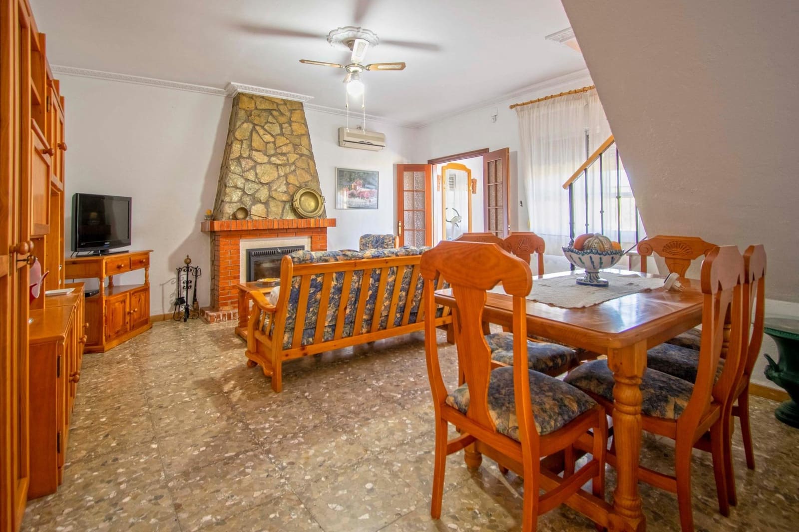 5 soveværelse Villa til salg i La Rinconada - € 210.000 (Ref: 8957184)