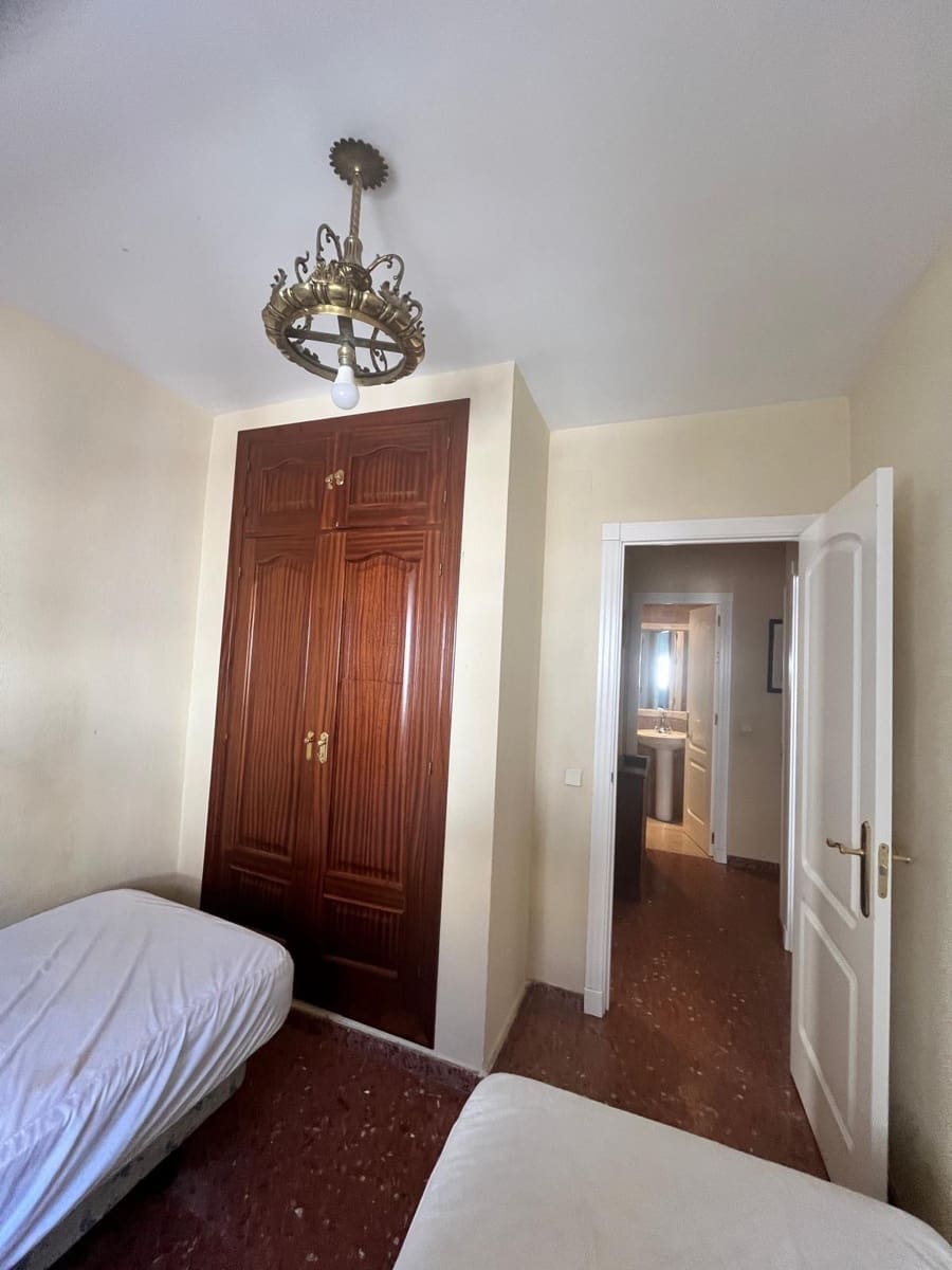 3 bedroom Flat for sale in Ecija with garage - € 135,000 (Ref: 8982420)