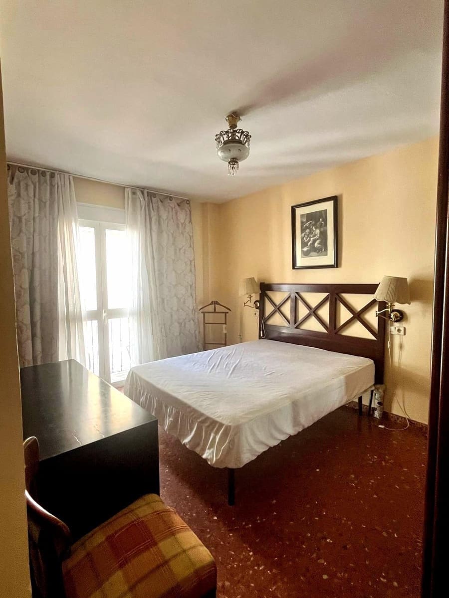 3 bedroom Flat for sale in Ecija with garage - € 135,000 (Ref: 8982420)