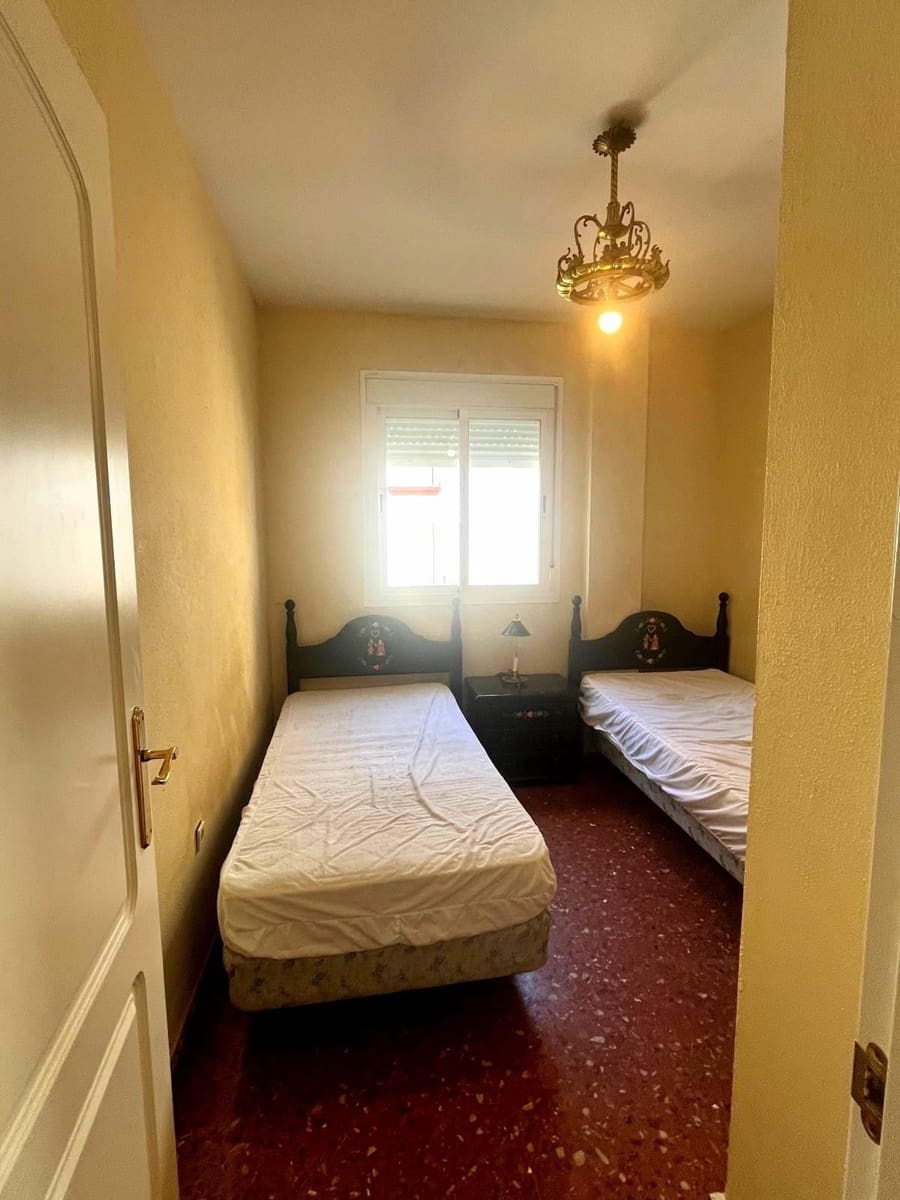 3 bedroom Flat for sale in Ecija with garage - € 135,000 (Ref: 8982420)