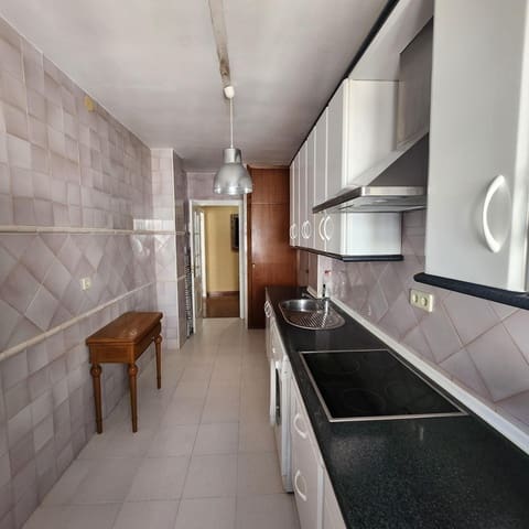 3 slaapkamer Flat te koop in Ecija met garage - € 135.000 (Ref: 8982420)