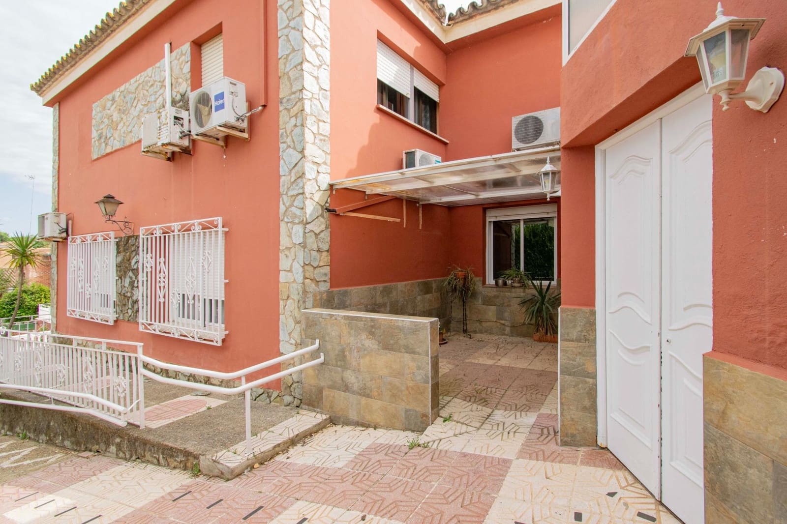 10 soveværelse Villa til salg i Alcala de Guadaira med swimmingpool - € 339.000 (Ref: 8986032)