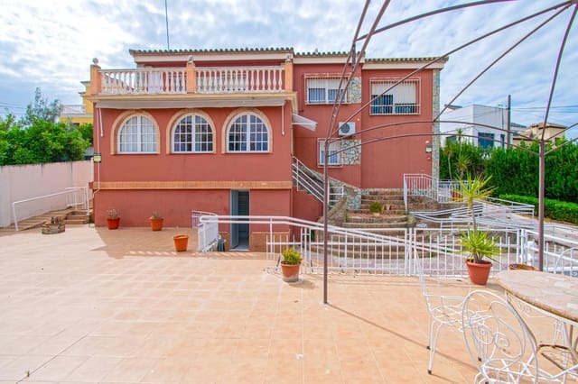 10 soveværelse Villa til salg i Alcalá de Guadaira med swimmingpool - € 339.000 (Ref: 8986032)