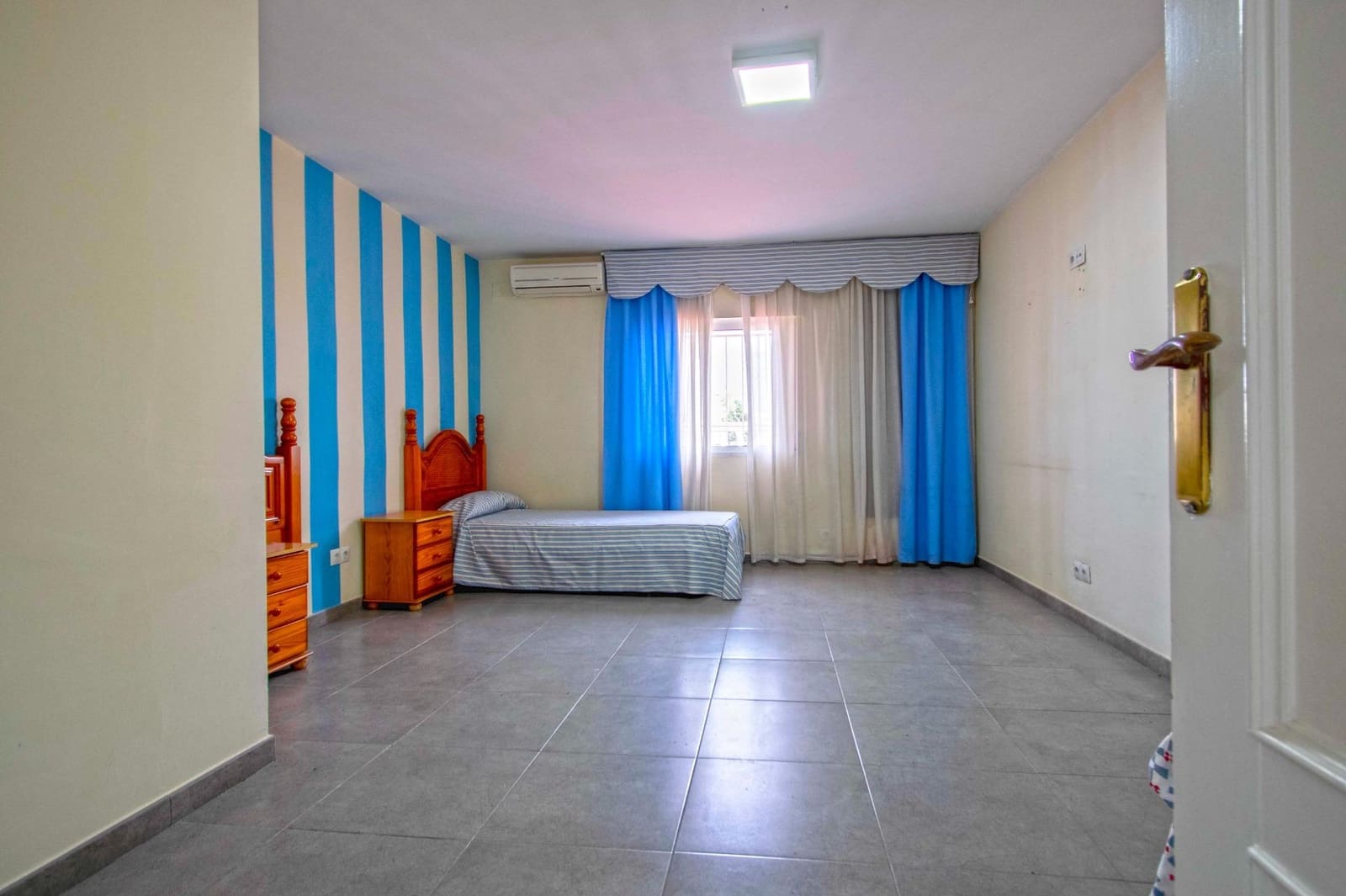 10 soveværelse Villa til salg i Alcala de Guadaira med swimmingpool - € 339.000 (Ref: 8986032)