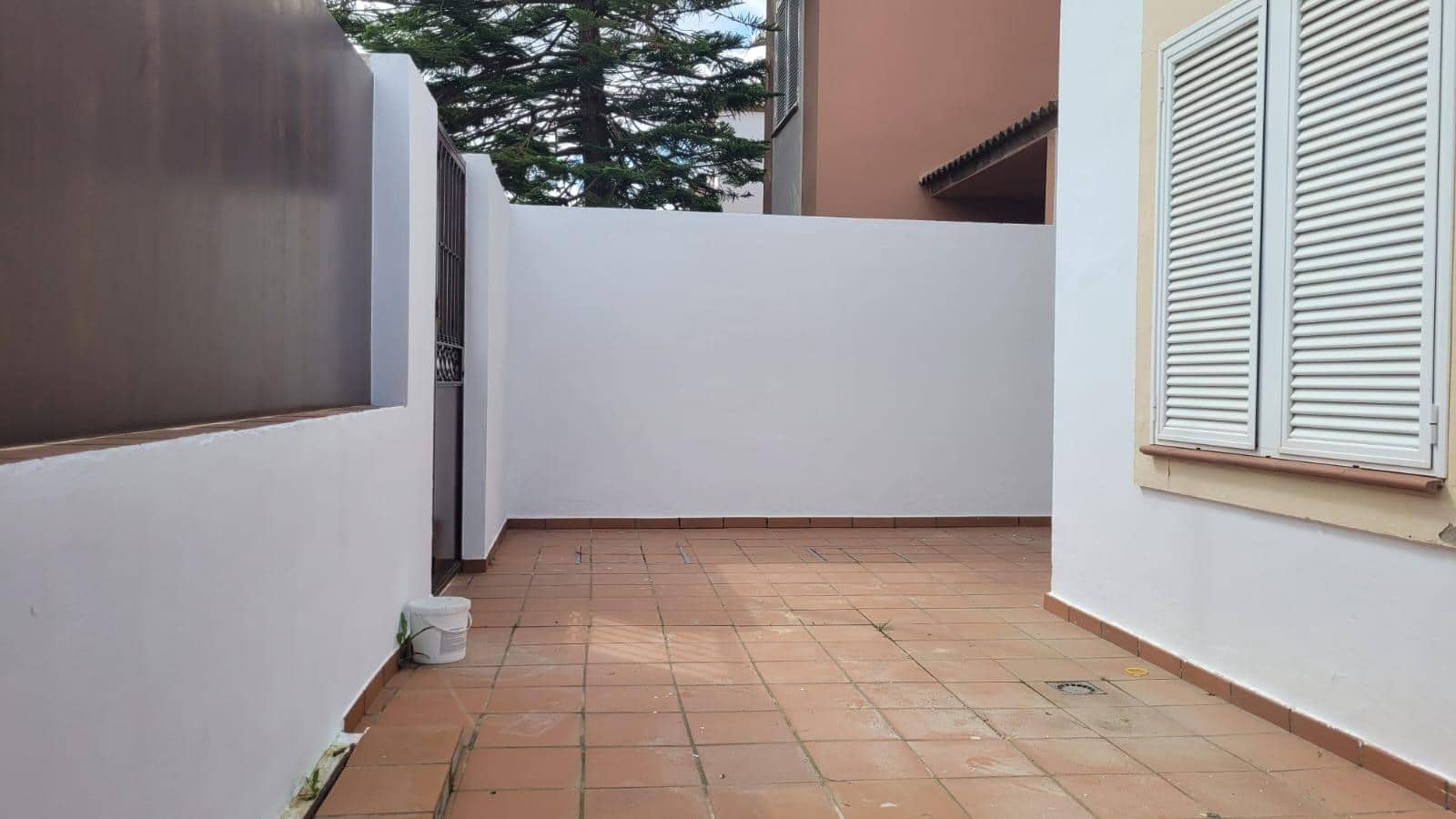 5 soveværelse Semi-Rækkehus til salg i Coria del Rio - € 320.000 (Ref: 8986034)