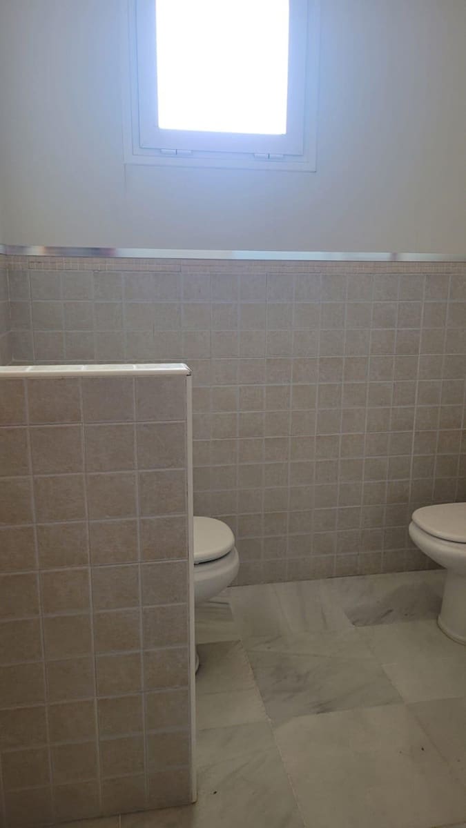 5 soveværelse Semi-Rækkehus til salg i Coria del Rio - € 320.000 (Ref: 8986034)