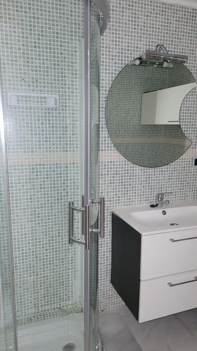 5 soveværelse Semi-Rækkehus til salg i Coria del Rio - € 320.000 (Ref: 8986034)