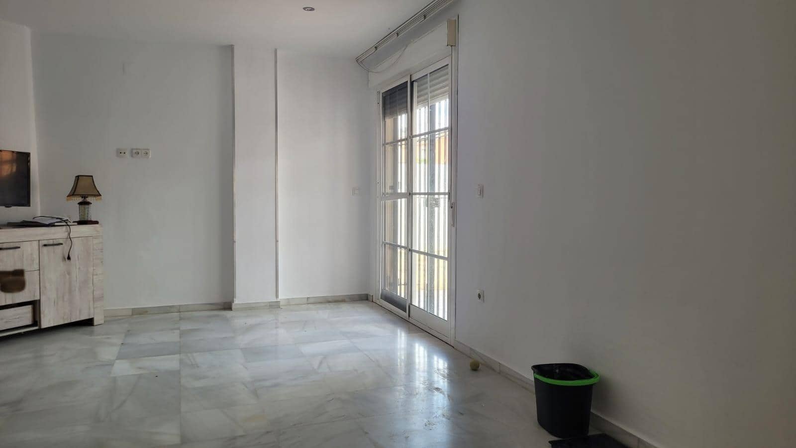 5 soveværelse Semi-Rækkehus til salg i Coria del Rio - € 320.000 (Ref: 8986034)