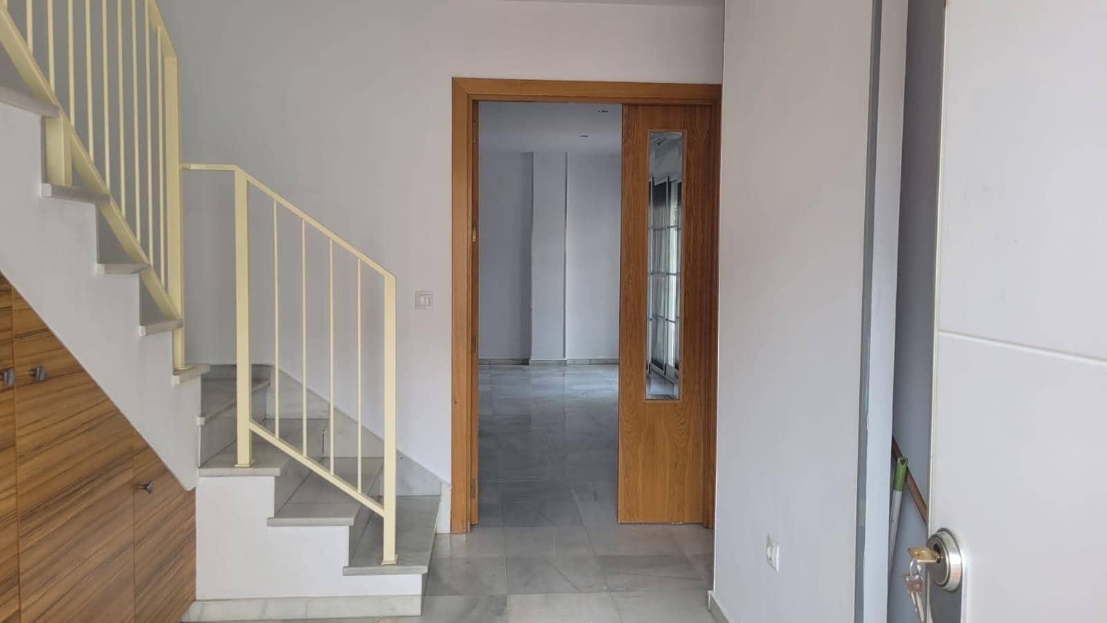 5 soveværelse Semi-Rækkehus til salg i Coria del Rio - € 320.000 (Ref: 8986034)