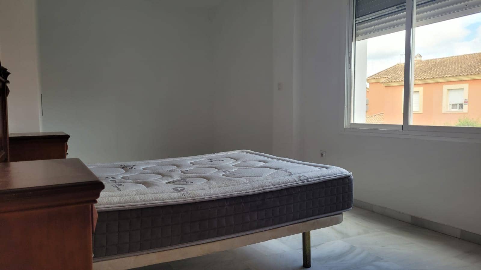 5 soveværelse Semi-Rækkehus til salg i Coria del Rio - € 320.000 (Ref: 8986034)