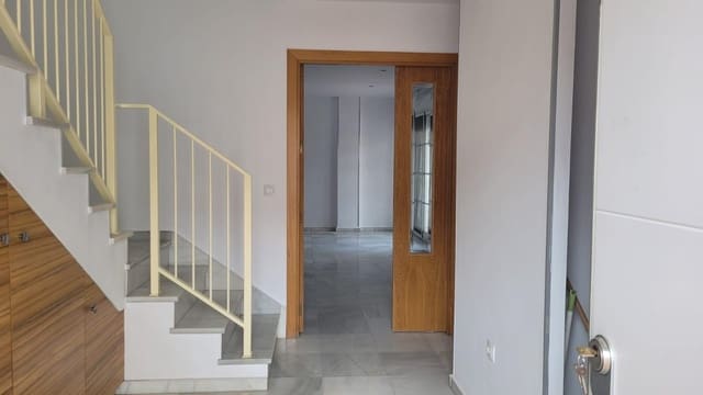 5 sypialnia Dom blizniak na sprzedaż w Coria del Río - 320 000 € (Ref: 8986034)