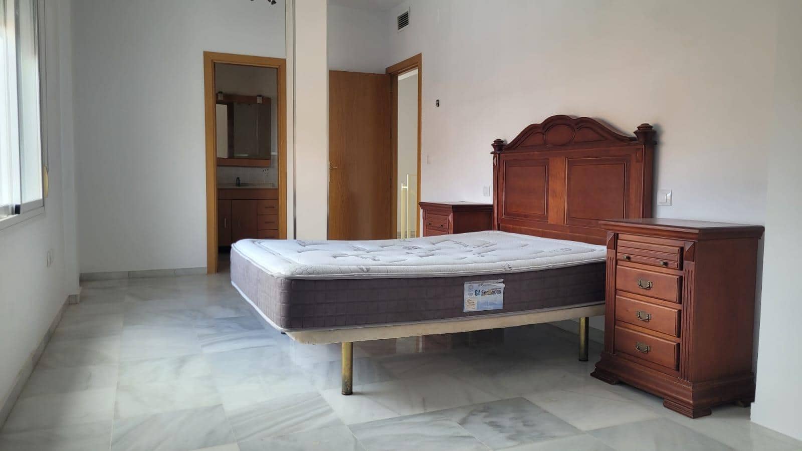 5 soveværelse Semi-Rækkehus til salg i Coria del Rio - € 320.000 (Ref: 8986034)