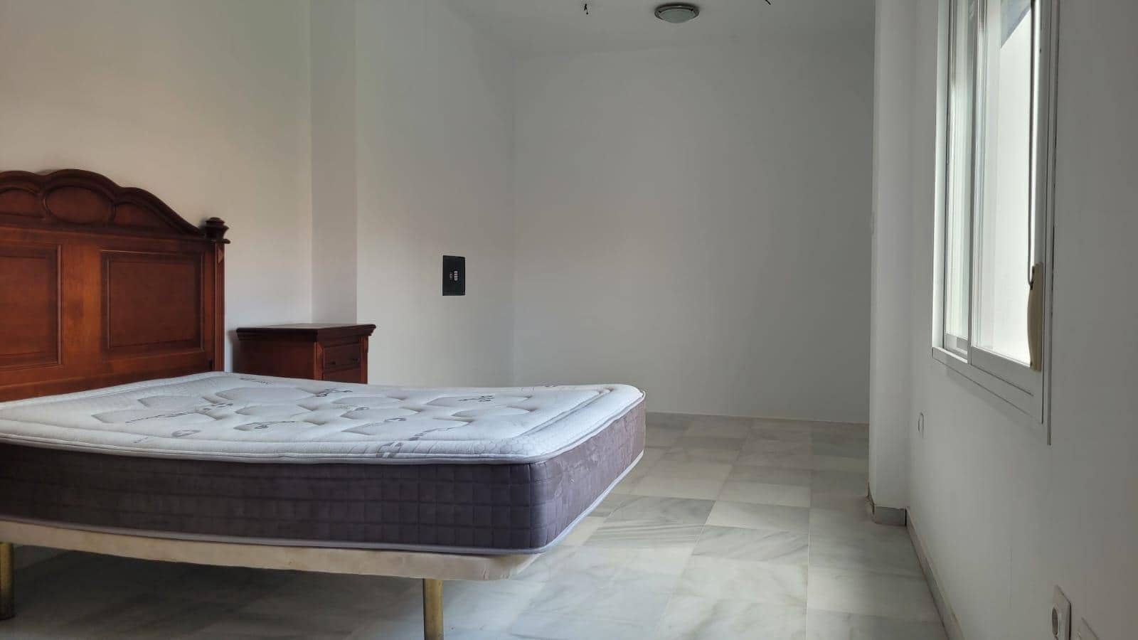 5 soveværelse Semi-Rækkehus til salg i Coria del Rio - € 320.000 (Ref: 8986034)