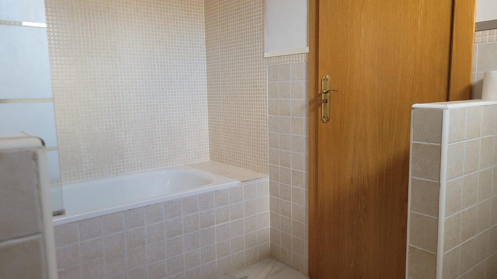 5 soveværelse Semi-Rækkehus til salg i Coria del Rio - € 320.000 (Ref: 8986034)