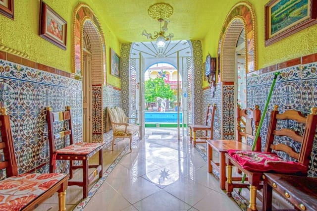 8 soveværelse Finca/Landehus til salg i Mairena del Aljarafe med swimmingpool garage - € 370.000 (Ref: 8998590)