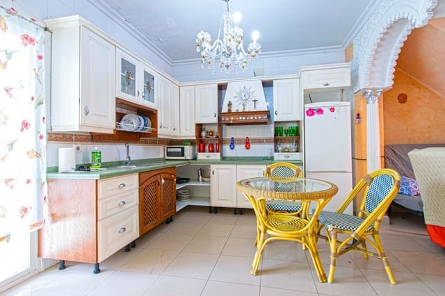 8 soveværelse Finca/Landehus til salg i Mairena del Aljarafe med swimmingpool garage - € 370.000 (Ref: 8998590)