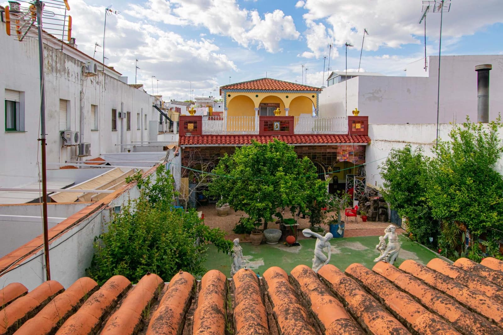 8 soveværelse Finca/Landehus til salg i Mairena del Aljarafe med swimmingpool garage - € 370.000 (Ref: 8998590)