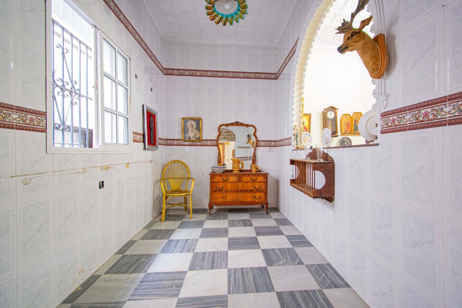 8 soveværelse Finca/Landehus til salg i Mairena del Aljarafe med swimmingpool garage - € 370.000 (Ref: 8998590)