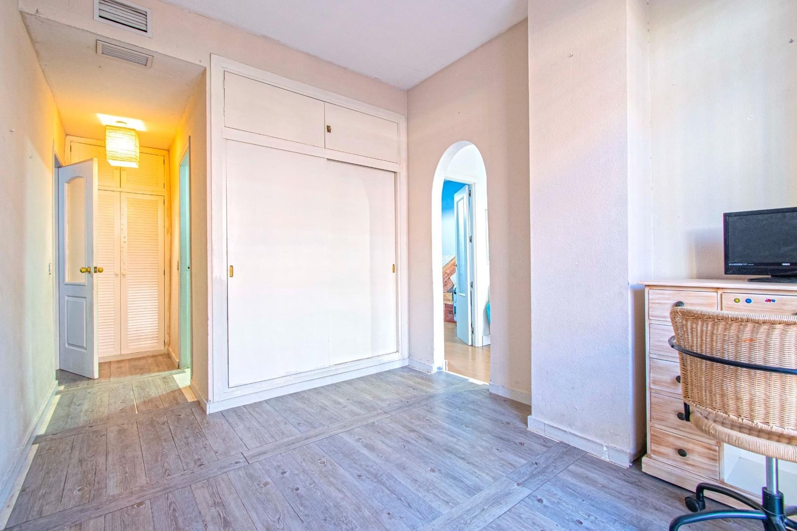 3 soveværelse Lejlighed til salg i Sevilla by med swimmingpool - € 300.000 (Ref: 9014208)