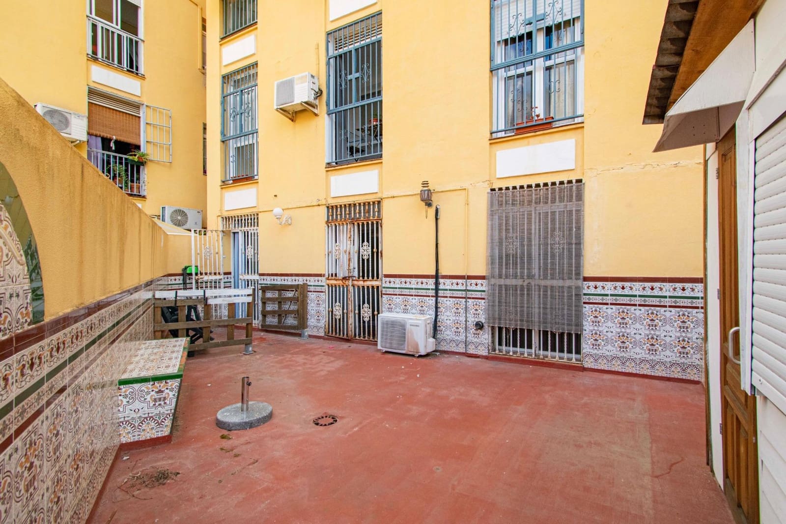 3 soveværelse Lejlighed til salg i Sevilla by med swimmingpool - € 300.000 (Ref: 9014208)