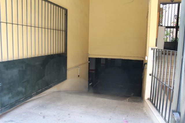 Garage for sale in Nervión, Seville city - € 33,000 (Ref: 9014210)