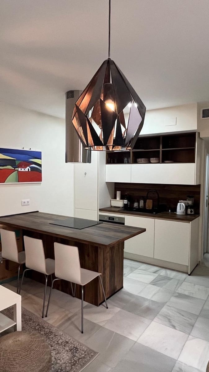 1 sovrum Lägenhet till salu i Sevilla stad - 295 000 € (Ref: 9029608)