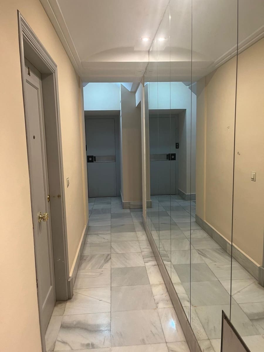 1 sovrum Lägenhet till salu i Sevilla stad - 295 000 € (Ref: 9029608)