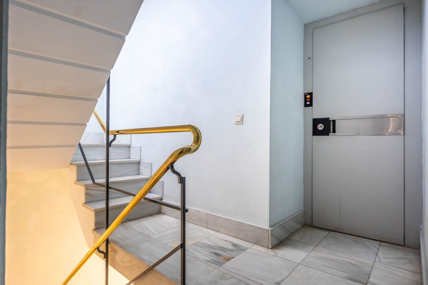 1 sovrum Lägenhet till salu i Sevilla stad - 295 000 € (Ref: 9029608)