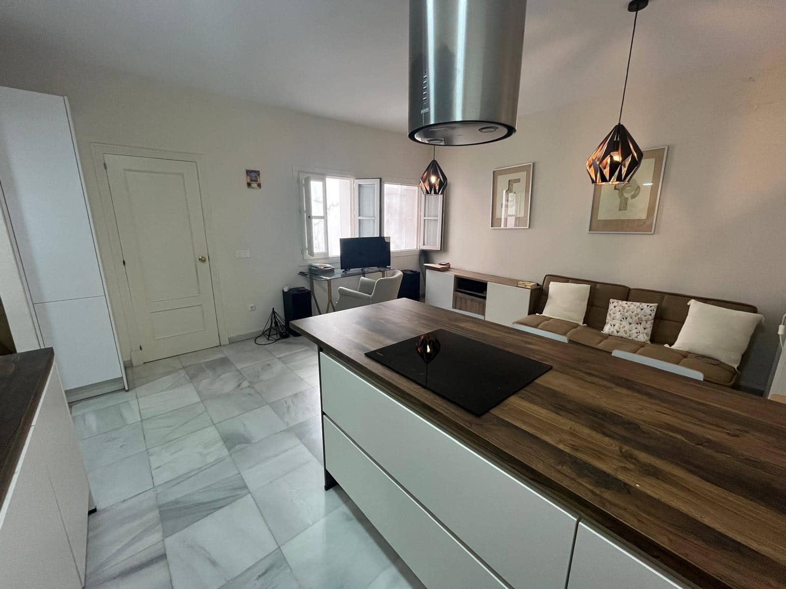 1 sovrum Lägenhet till salu i Sevilla stad - 295 000 € (Ref: 9029608)