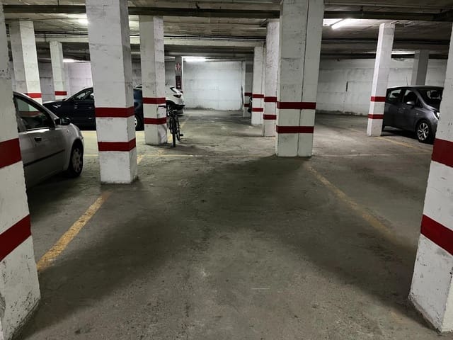 Garage for sale in Nervión, Seville city - € 20,000 (Ref: 9036670)