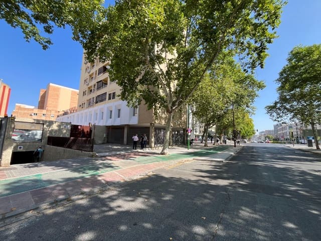 Garage for sale in Nervión, Seville city - € 20,000 (Ref: 9036670)