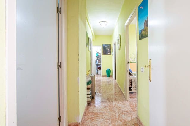 4 slaapkamer Villa te koop in Carmona met zwembad - € 240.000 (Ref: 9036671)