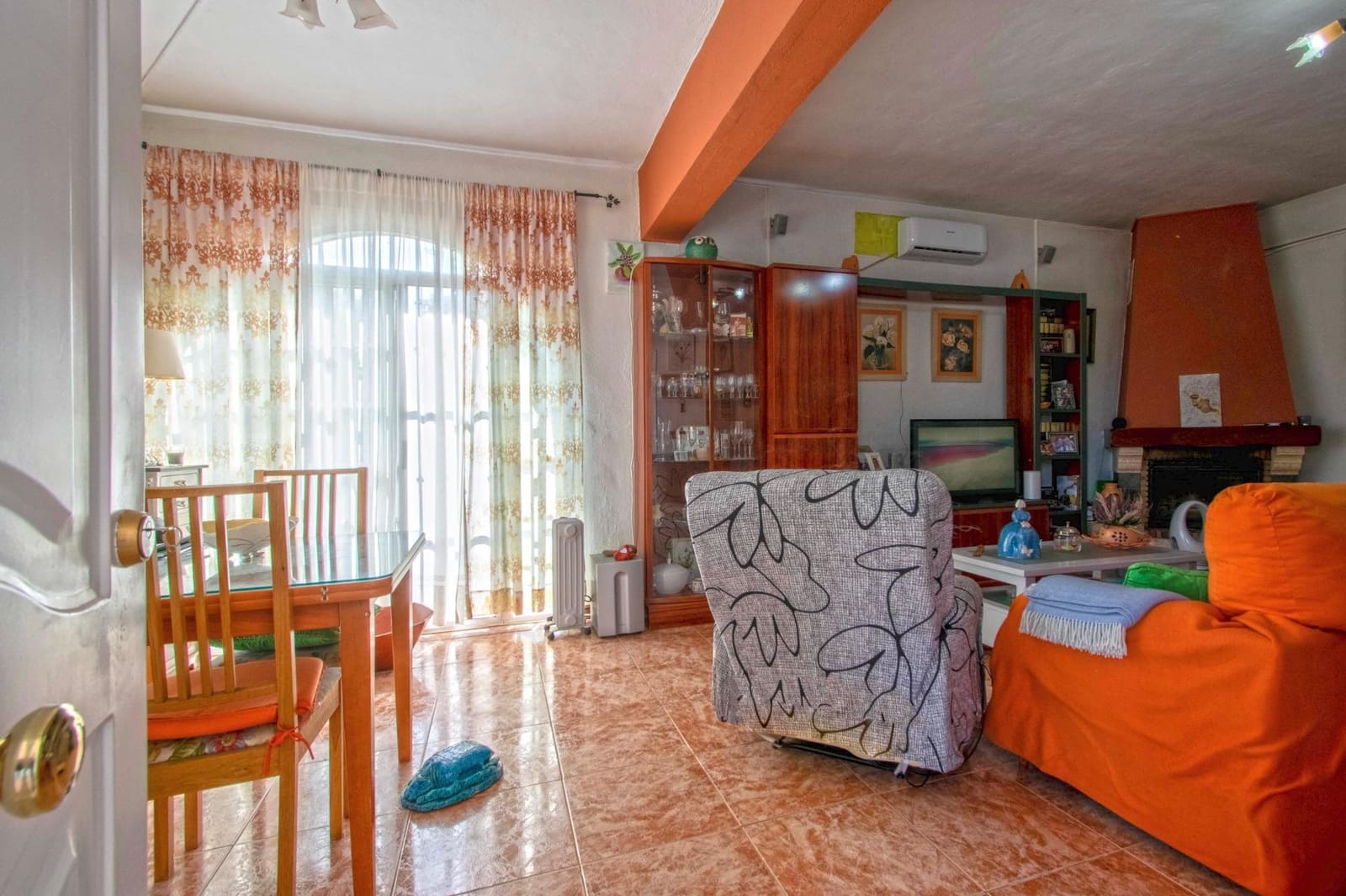 4 slaapkamer Villa te koop in Carmona met zwembad - € 240.000 (Ref: 9036671)