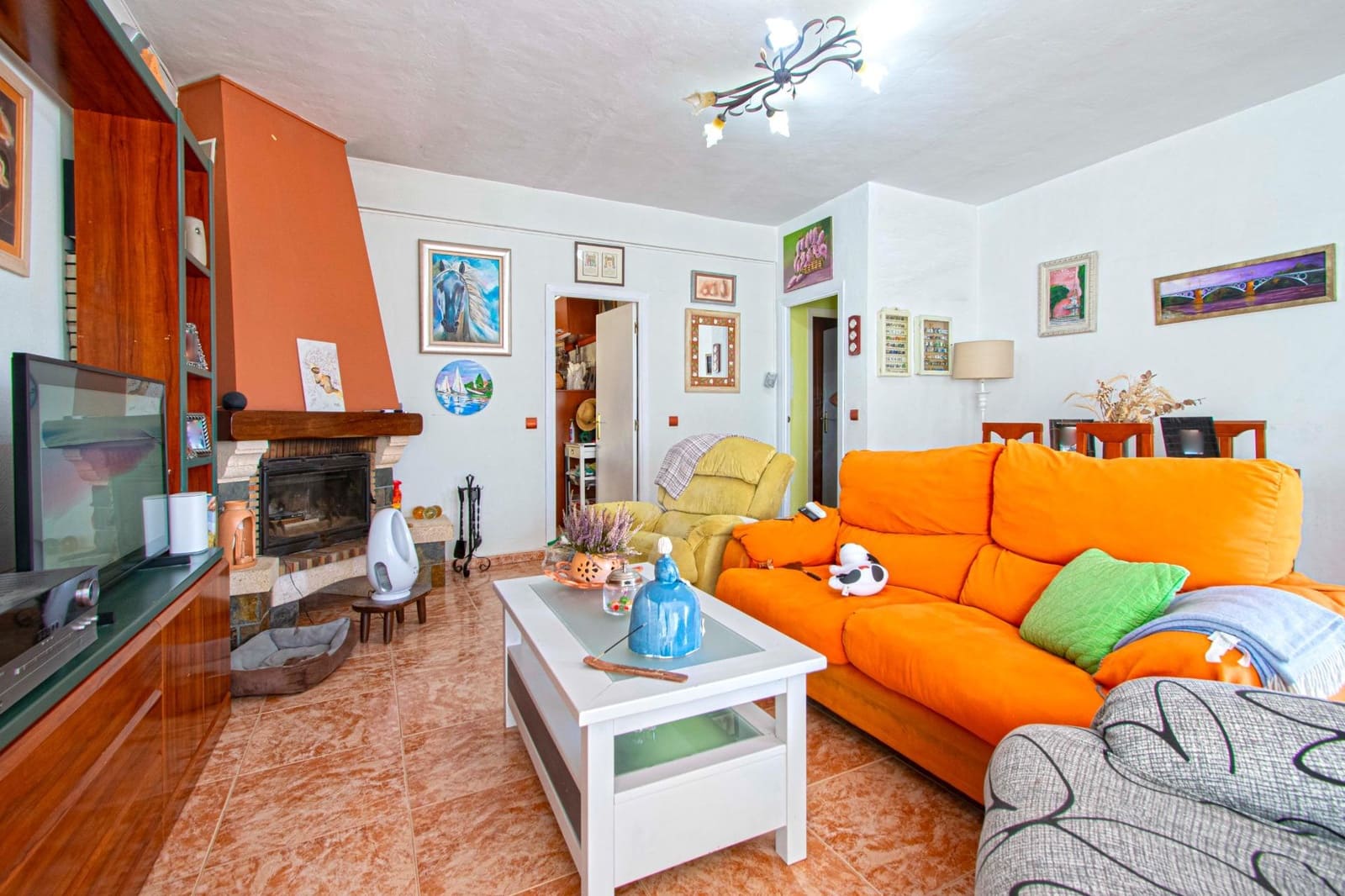 4 slaapkamer Villa te koop in Carmona met zwembad - € 240.000 (Ref: 9036671)