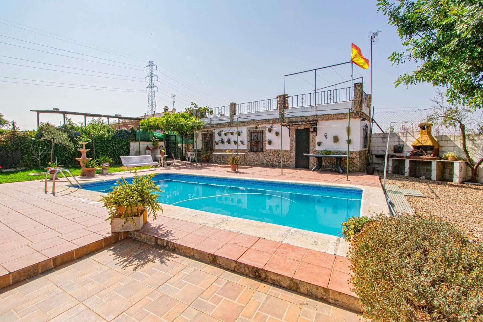 4 slaapkamer Villa te koop in Carmona met zwembad - € 240.000 (Ref: 9036671)