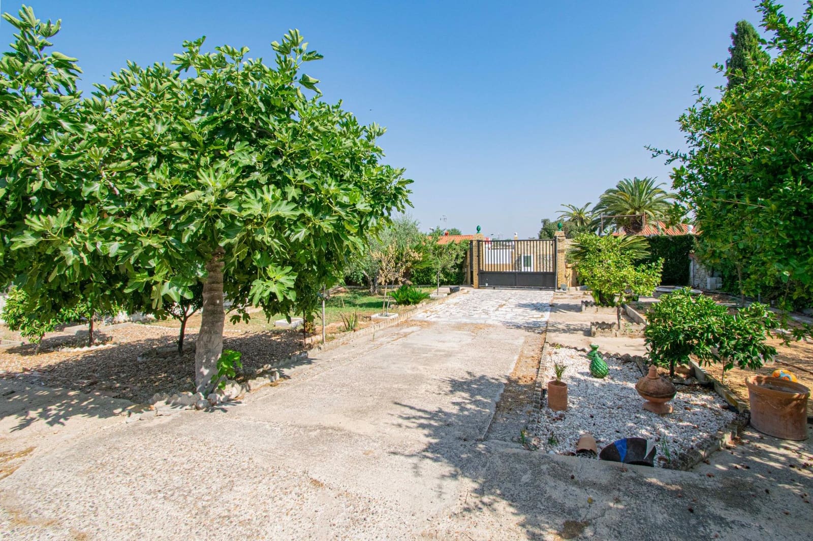 4 slaapkamer Villa te koop in Carmona met zwembad - € 240.000 (Ref: 9036671)