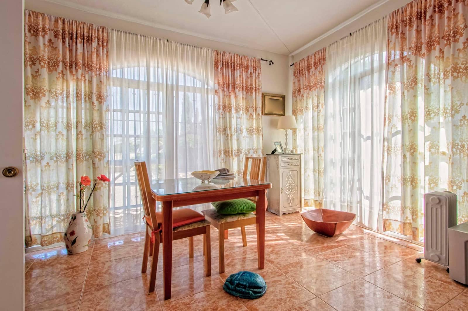 4 slaapkamer Villa te koop in Carmona met zwembad - € 240.000 (Ref: 9036671)