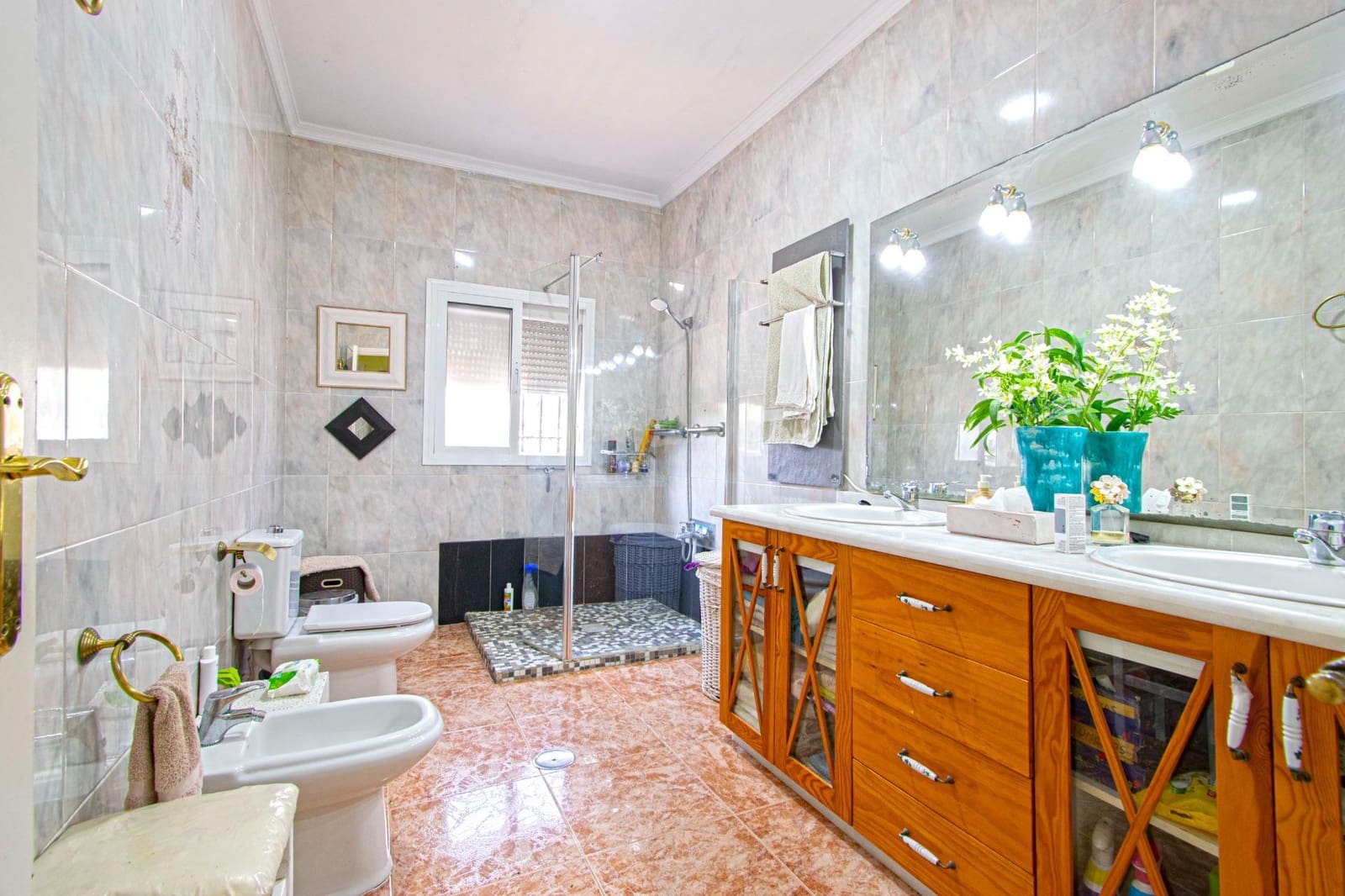 4 slaapkamer Villa te koop in Carmona met zwembad - € 240.000 (Ref: 9036671)