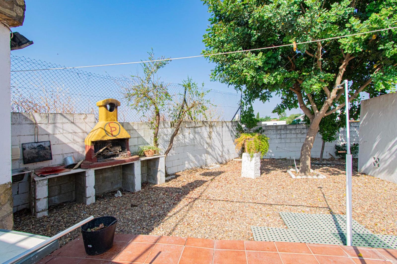 4 slaapkamer Villa te koop in Carmona met zwembad - € 240.000 (Ref: 9036671)