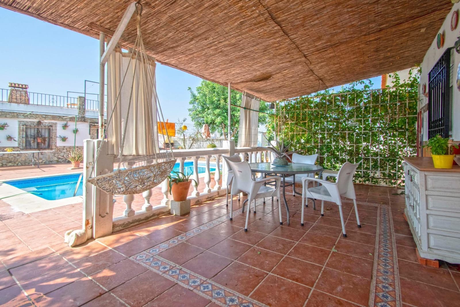 4 slaapkamer Villa te koop in Carmona met zwembad - € 240.000 (Ref: 9036671)