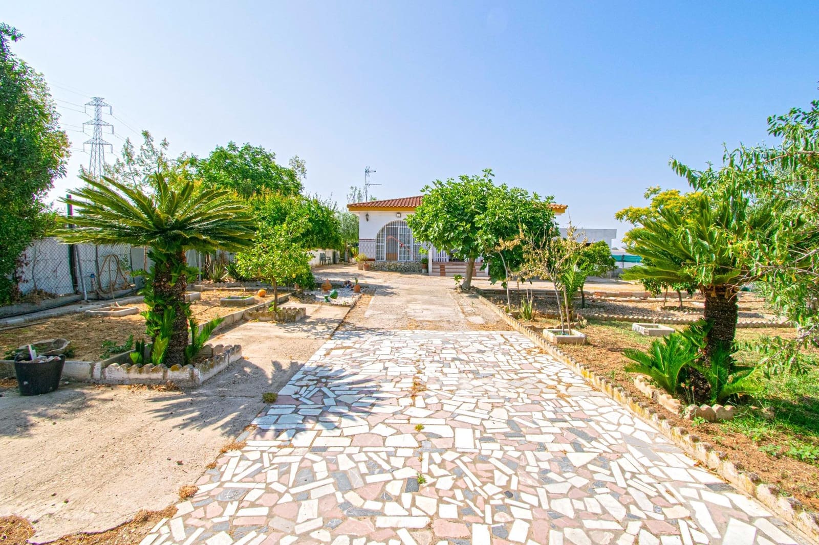 4 slaapkamer Villa te koop in Carmona met zwembad - € 240.000 (Ref: 9036671)