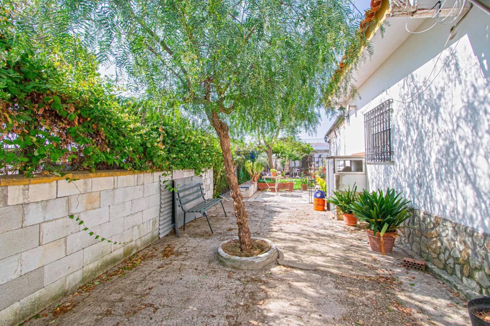 4 slaapkamer Villa te koop in Carmona met zwembad - € 240.000 (Ref: 9036671)