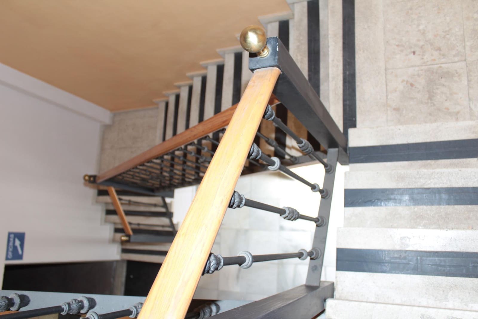 Business for sale in Mairena del Aljarafe - € 545,000 (Ref: 9042313)