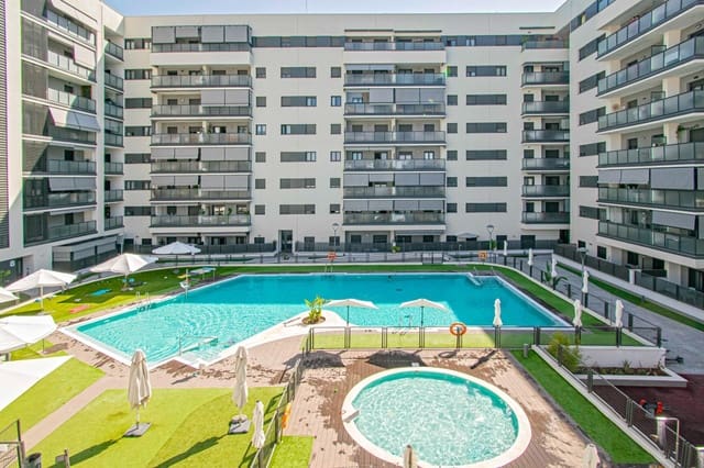 2 soveværelse Penthouse til salg i Sevilla by med swimmingpool garage - € 330.000 (Ref: 9062429)