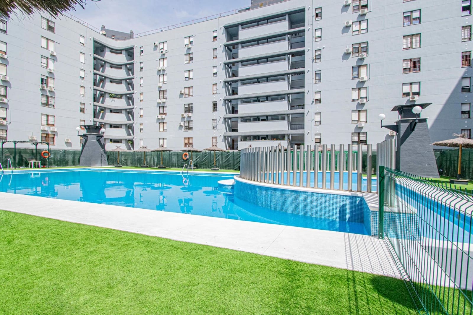3 soveværelse Lejlighed til salg i Sevilla by med swimmingpool garage - € 223.500 (Ref: 9065267)