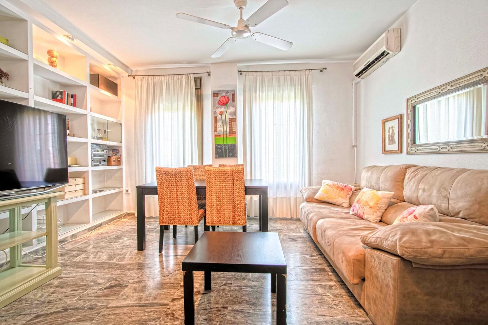 3 soveværelse Lejlighed til salg i Sevilla by med swimmingpool garage - € 223.500 (Ref: 9065267)